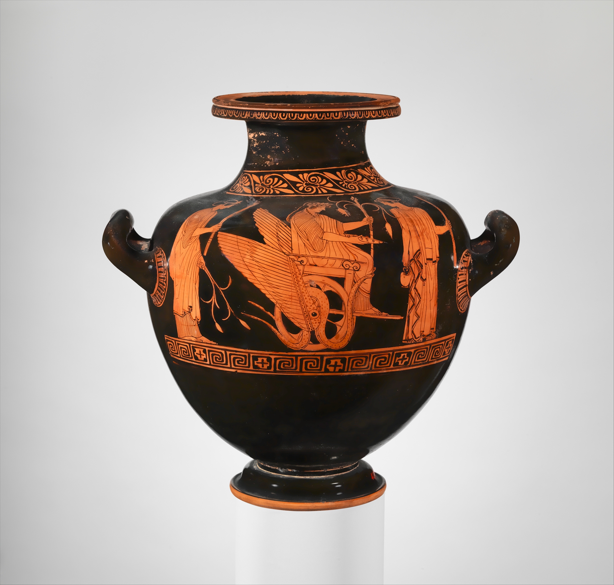 Vase grec du peintre des Niobides présentant Triptolème sur un char ailé avec Déméter et Perséphone, vers 460–450 av. n. è.